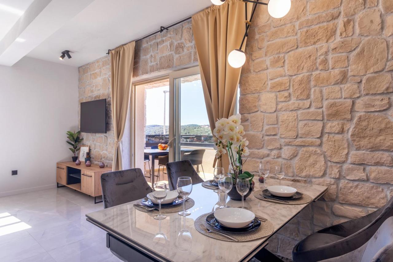 Apartmán Teona Luxury With Jacuzzi And Terrace Sea View Sali
