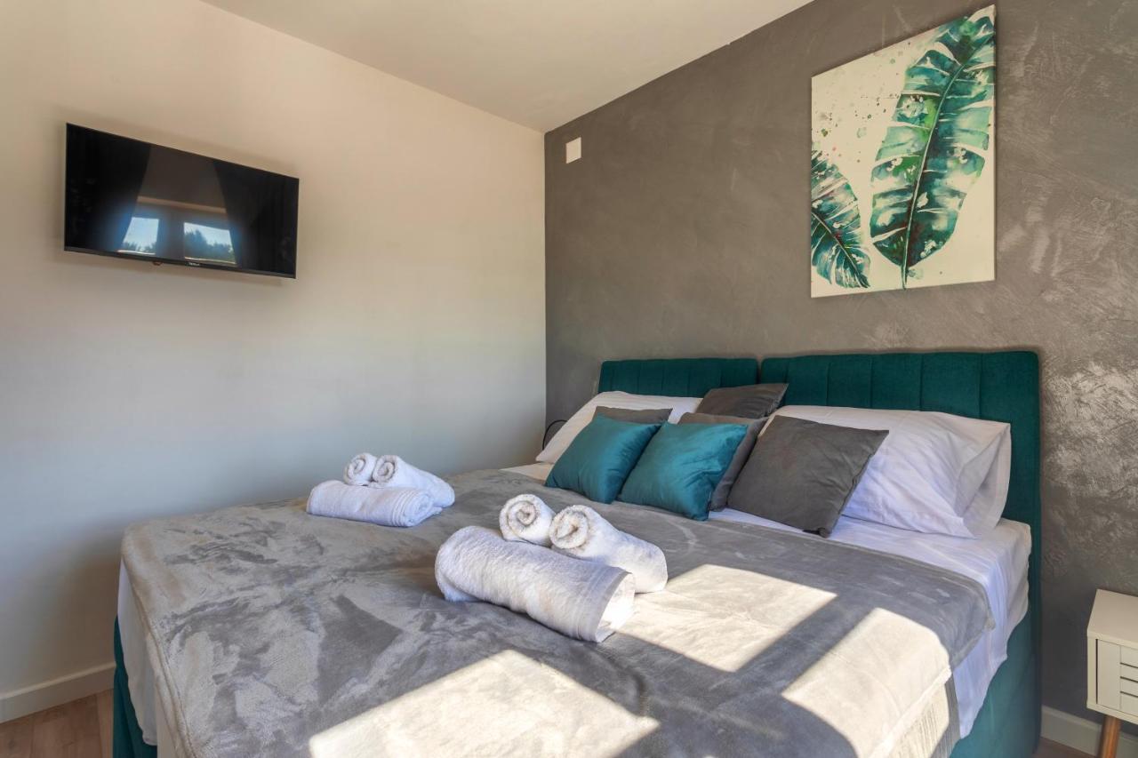 Teona Luxury With Jacuzzi And Terrace Sea View Apartmán Sali