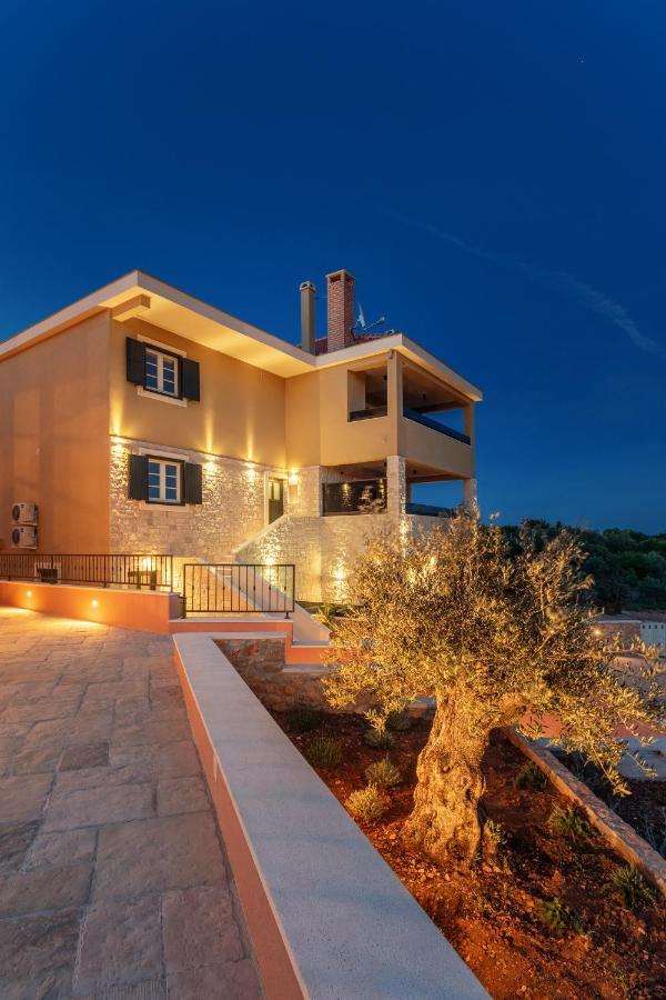 Apartmán Teona Luxury With Jacuzzi And Terrace Sea View Sali