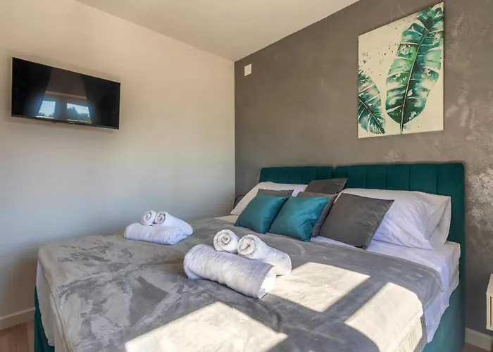 Teona Luxury Apartment With Jacuzzi And Terrace Sea View