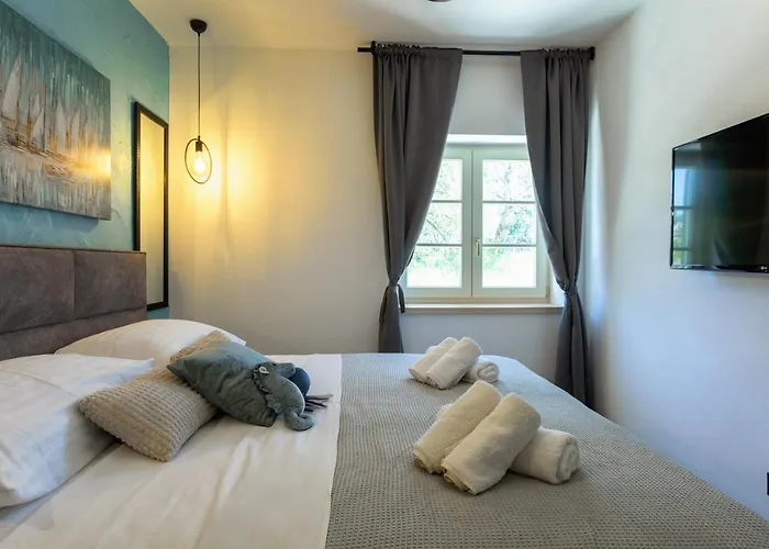 Teona Luxury Apartment With Jacuzzi And Terrace Sea View